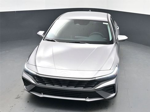 New 2026 Hyundai Elantra SE image 17