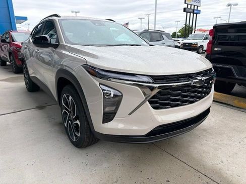 New 2026 Chevrolet Trax RS w/ Sunroof Package FWD image 1