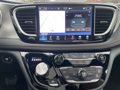 New 2026 Chrysler Pacifica Pinnacle