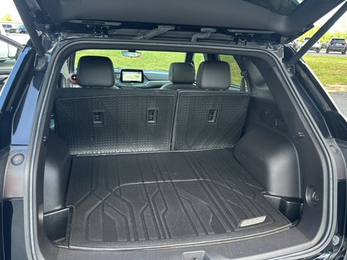 Used 2023 Chevrolet Blazer RS w/ Driver Confidence II Package image 29