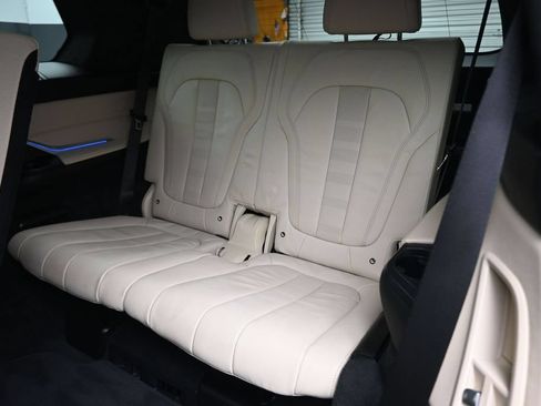 Used 2022 BMW X7 xDrive40i w/ Executive Package AWD/4WD image 41