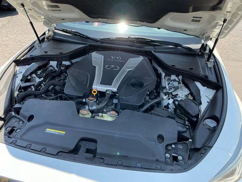 Used 2018 INFINITI Q60 Red Sport 400 RWD image 8