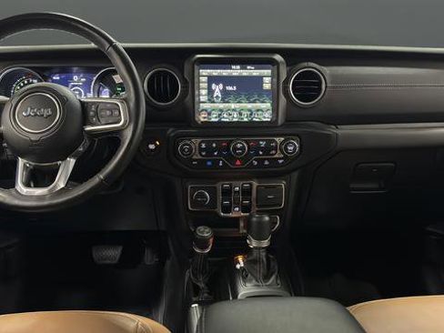 Used 2022 Jeep Wrangler Unlimited Sahara w/ Cold Weather Group image 11