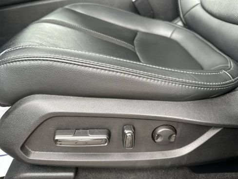 Used 2023 Honda Pilot Touring image 16