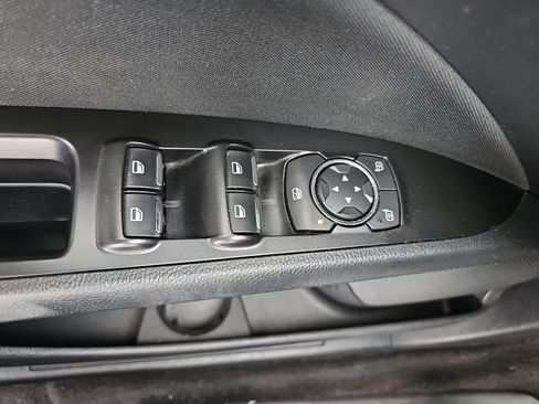 Used 2018 Ford Fusion SE image 32