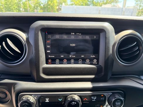 Used 2022 Jeep Gladiator Sport w/ Trailer Tow Package AWD/4WD image 26