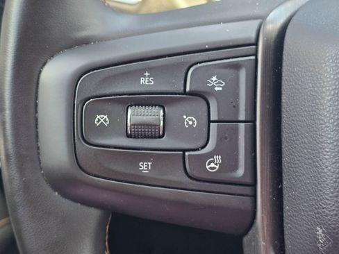 Used 2024 GMC Yukon XL AT4 w/ Technology Package AWD/4WD image 19