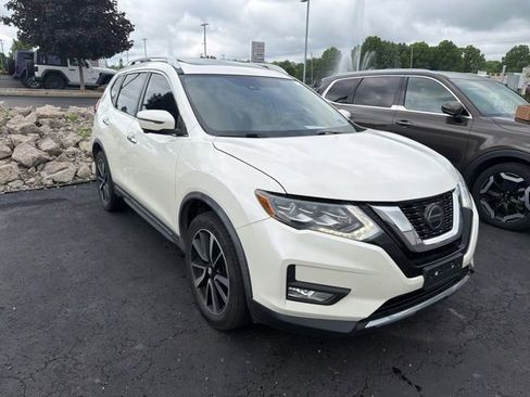 Used 2018 Nissan Rogue SL w/ Premium Package AWD/4WD image 3