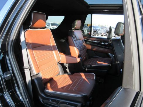 Certified 2024 GMC Yukon Denali Ultimate AWD/4WD image 29