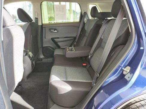 Used 2023 Nissan Rogue SV image 18