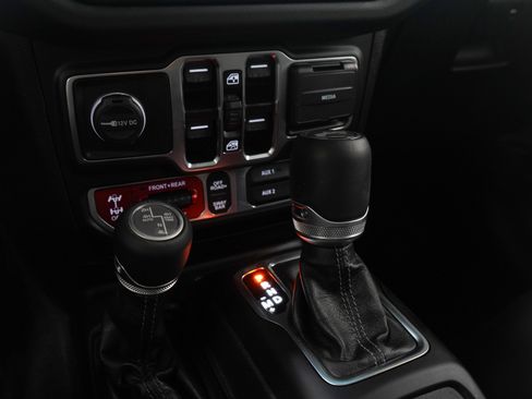 Used 2024 Jeep Wrangler Unlimited Rubicon AWD/4WD image 26