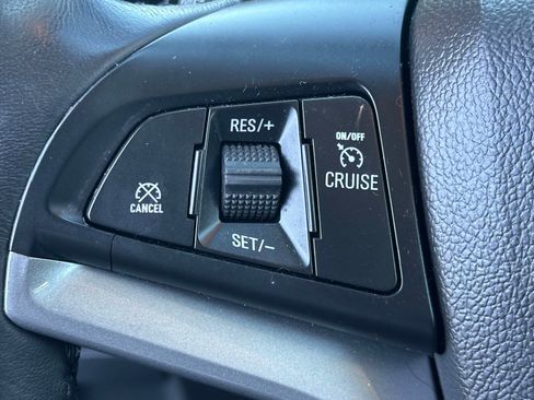 Used 2022 Chevrolet Trax LT w/ LT Convenience Package AWD/4WD image 22