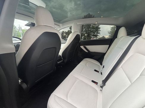 Used 2022 Tesla Model Y Performance AWD/4WD image 24