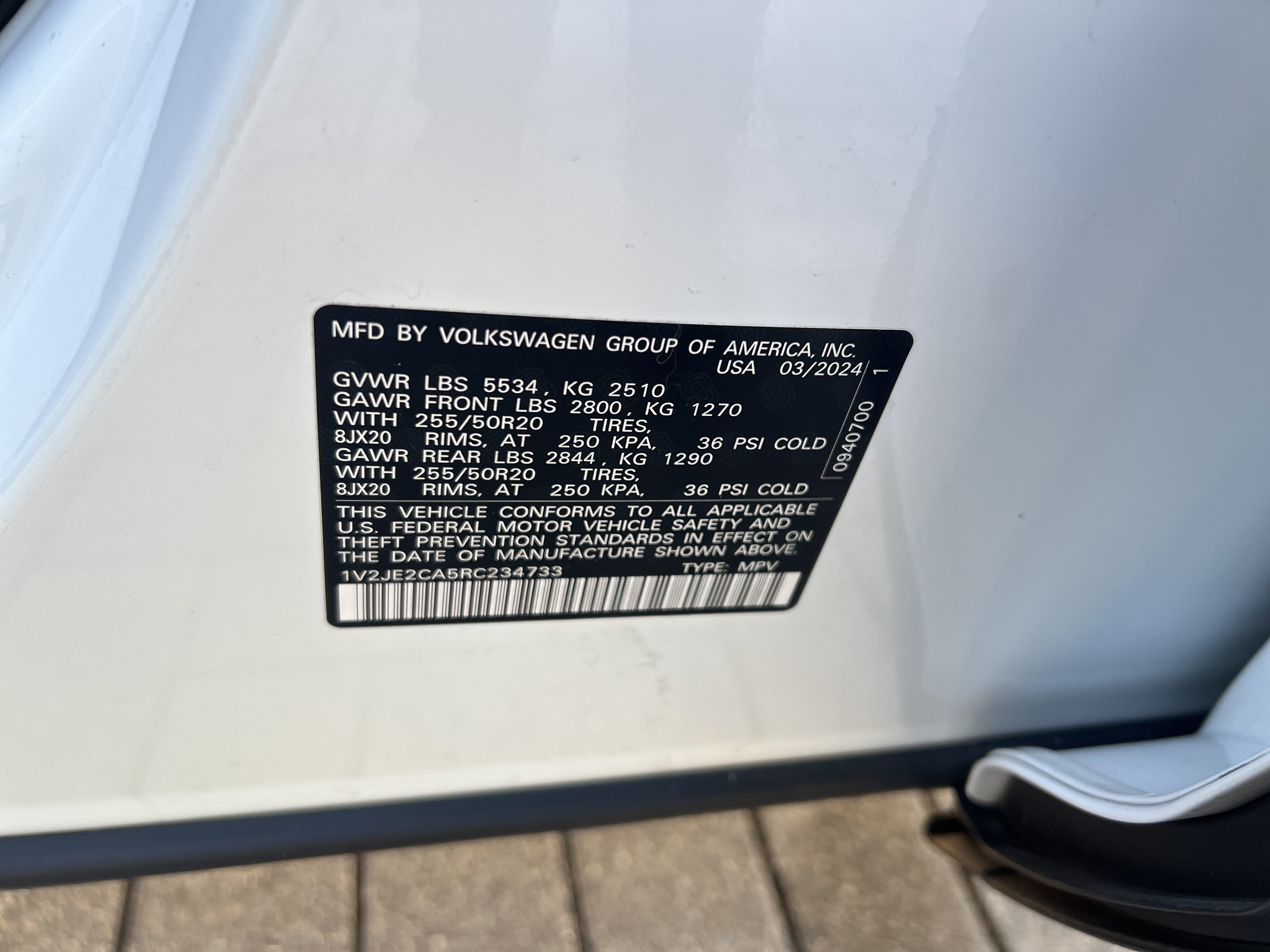 Used 2024 Volkswagen Atlas Cross Sport SE w/ Panoramic Sunroof Package FWD image 29