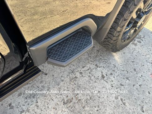 Used 2025 Chevrolet Silverado 2500 High Country w/ Midnight Edition image 23