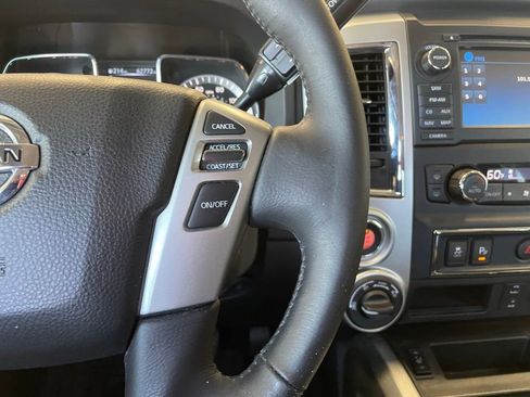 Certified 2018 Nissan Titan SV w/ SV Convenience Package image 15