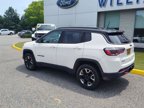 Used 2018 Jeep Compass Trailhawk w/ Leather Interior Group AWD/4WD image 3