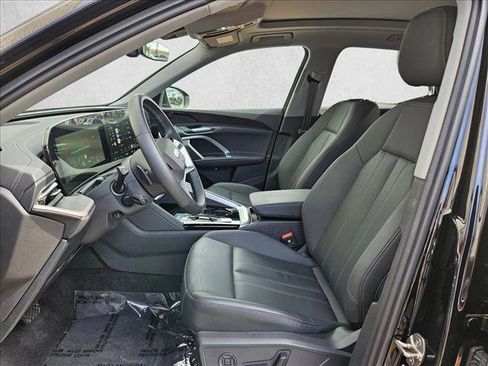 Used 2025 Audi Q5 Premium w/ Convenience Package AWD/4WD image 12