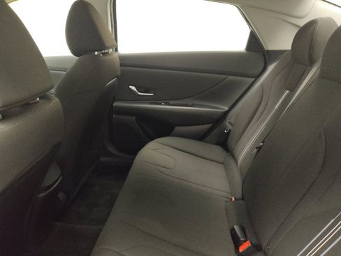 Used 2023 Hyundai Elantra SEL w/ Convenience Package image 18