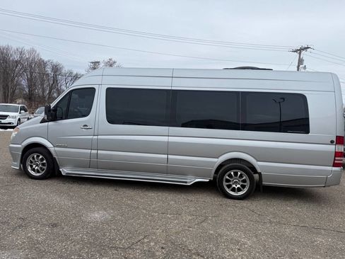 Used 2009 Dodge Sprinter 2500 image 8