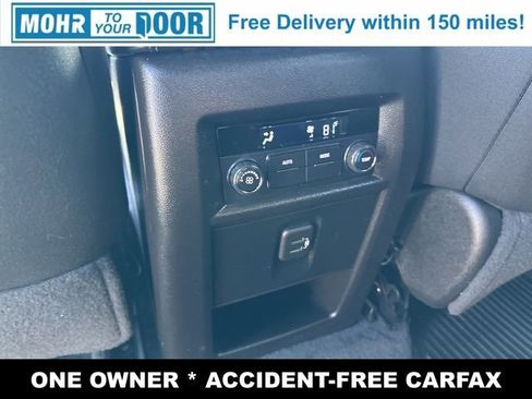 Used 2023 Chevrolet Traverse LT image 33