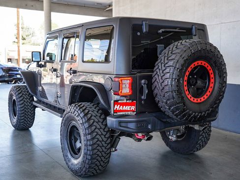 Used 2016 Jeep Wrangler Unlimited Rubicon image 9
