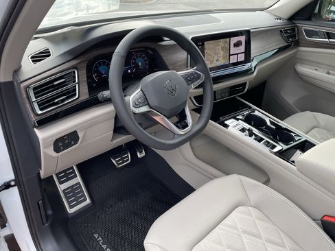 New 2026 Volkswagen Atlas SEL Premium R-Line AWD/4WD image 17