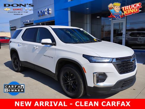 Used 2023 Chevrolet Traverse LT image 1