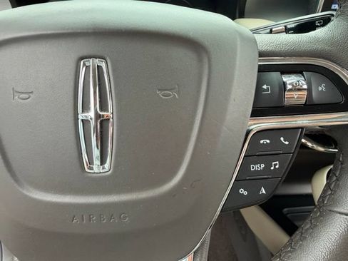 Certified 2022 Lincoln Nautilus FWD w/ Premium Package image 25