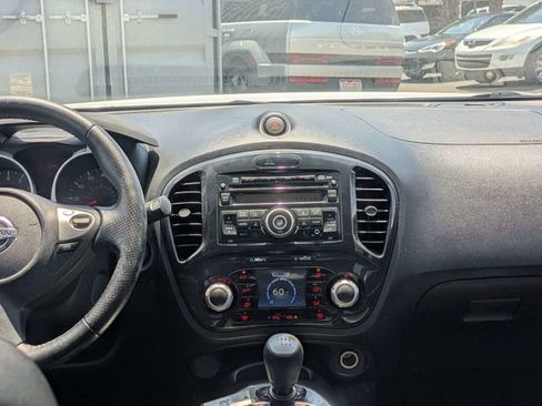Used 2011 Nissan Juke SV FWD image 17