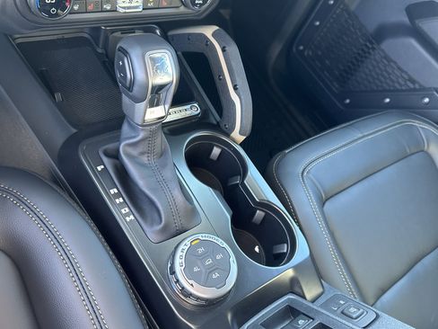 New 2025 Ford Bronco Badlands image 28