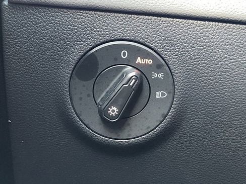 Used 2022 Volkswagen Taos SE image 20