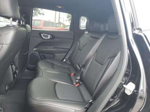 New 2026 Jeep Compass Latitude image 10