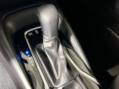 Used 2022 Toyota Corolla LE image 25