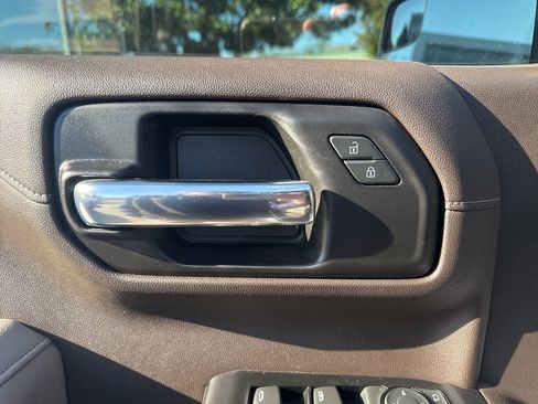 Used 2020 GMC Sierra 1500 Elevation w/ Elevation Value Package image 17