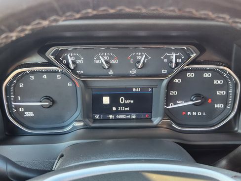 Used 2022 GMC Sierra 1500 SLT w/ SLT Premium Plus Package AWD/4WD image 17