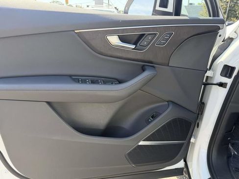 Used 2023 Audi Q7 2.0T Premium Plus w/ Premium Plus Package AWD/4WD image 19