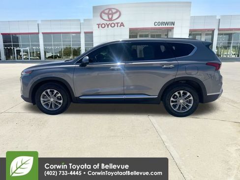 Used 2020 Hyundai Santa Fe SE FWD image 2