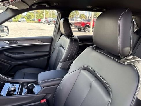 New 2025 Jeep Grand Cherokee Limited w/ Trailer Tow Package image 20