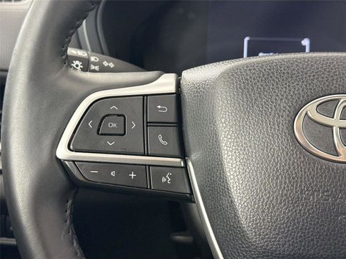 Certified 2024 Toyota Grand Highlander XLE image 18