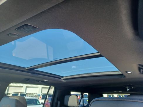 Used 2023 Chevrolet Suburban High Country w/ Premium Package 2 image 20