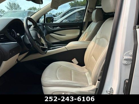 Used 2023 Buick Enclave Essence FWD image 4