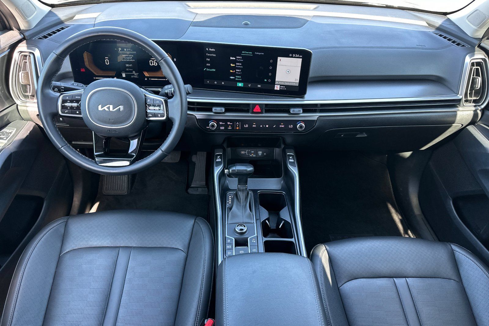 Used 2024 Kia Sorento S FWD image 17