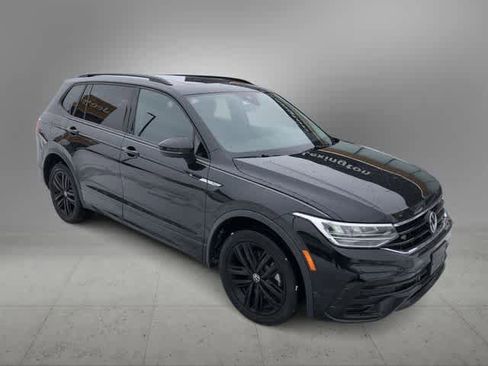 Used 2022 Volkswagen Tiguan SE R-Line image 7