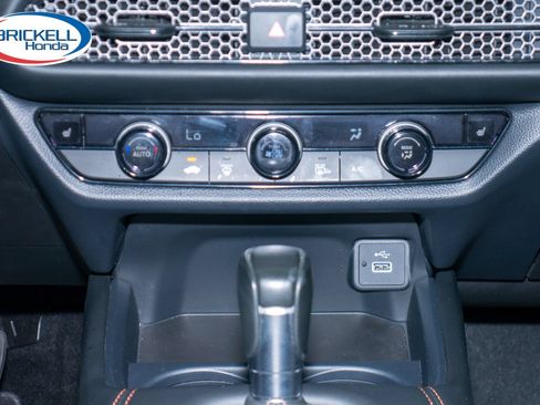 Certified 2025 Honda HR-V Sport image 21
