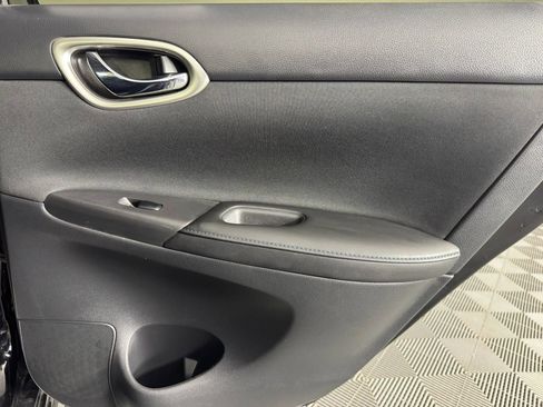 Used 2019 Nissan Sentra SR image 39