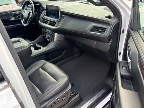Used 2024 Chevrolet Suburban LT image 24