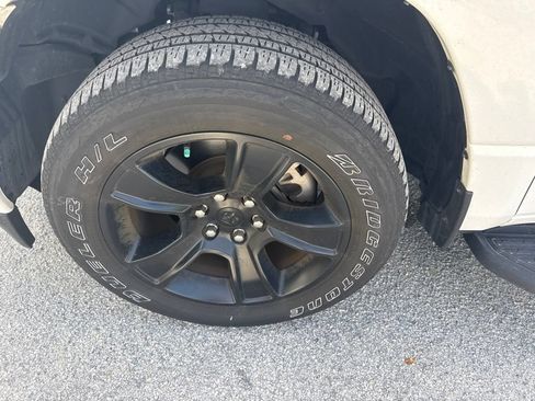 Used 2023 RAM 1500 Big Horn AWD/4WD image 7