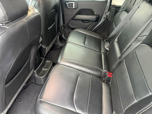 Used 2023 Jeep Wrangler Unlimited Sahara image 14