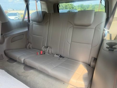 Used 2018 Chevrolet Suburban LT AWD/4WD image 12